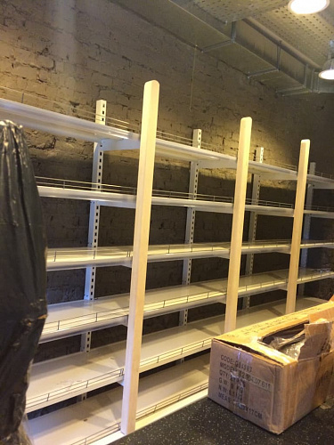 Стеллаж пристенный Евромаркет СА0088 с передней стойкой, без задней стенки Стеллаж пристенный Евромаркет СА0088 с передней стойкой, без задней стенки