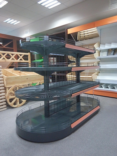 Островной стеллаж Евромаркет СС0058 сетчатый, с полукруглыми полками Островной стеллаж Евромаркет СС0058 сетчатый, с полукруглыми полками