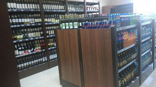 Островной стеллаж Евромаркет ОС0045 с декоративными накладками, для вина и алкоголя Островной стеллаж Евромаркет ОС0045 с декоративными накладками, для вина и алкоголя