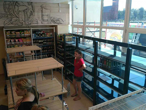 Стеллаж пристенный Евромаркет СА0088 с передней стойкой, без задней стенки Стеллаж пристенный Евромаркет СА0088 с передней стойкой, без задней стенки