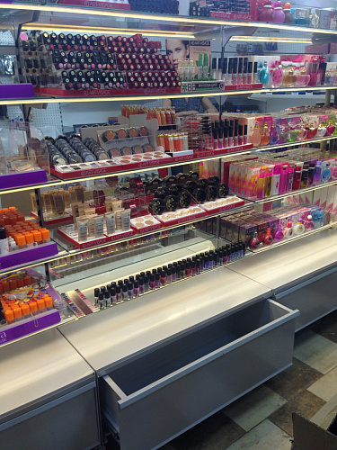 Стеллаж со стеклянными полками Евромаркет ПС0022 Стеллаж со стеклянными полками Евромаркет ПС0022