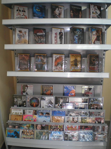 Пристенный стеллаж Евромаркет ПС00102 для продажи книг и CD-DVD дисков Пристенный стеллаж Евромаркет ПС00102 для продажи книг и CD-DVD дисков