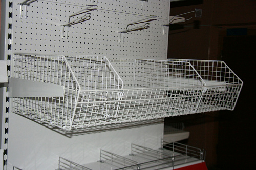 Пристенный стеллаж Евромаркет ПС00112 с сетчатыми корзинами без фриза Пристенный стеллаж Евромаркет ПС00112 с сетчатыми корзинами без фриза