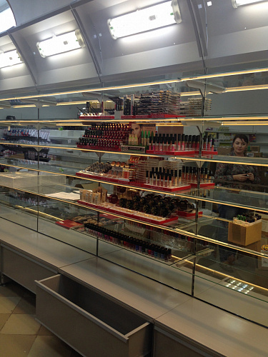 Стеллаж со стеклянными полками Евромаркет ПС0022 Стеллаж со стеклянными полками Евромаркет ПС0022